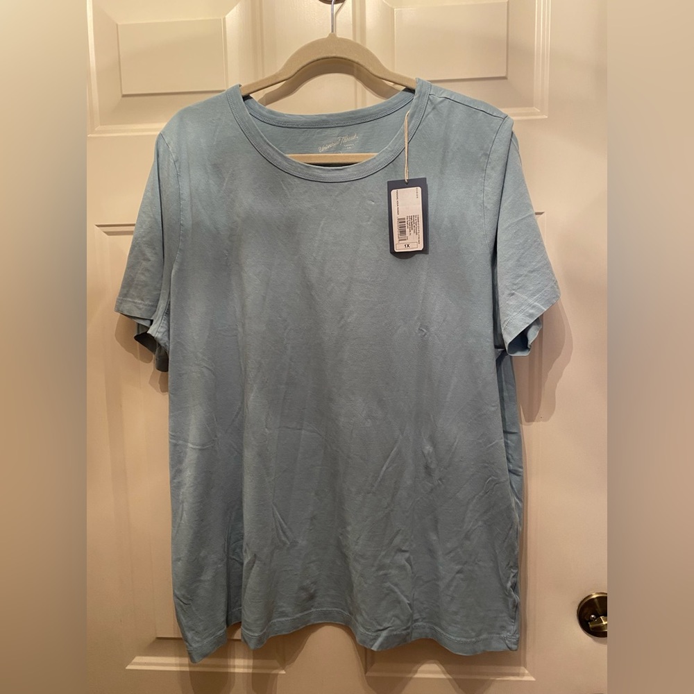 NWT Universal Thread T-Shirt